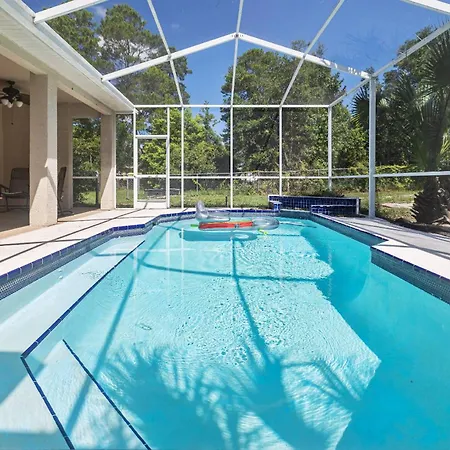 Pineapple Express Villa